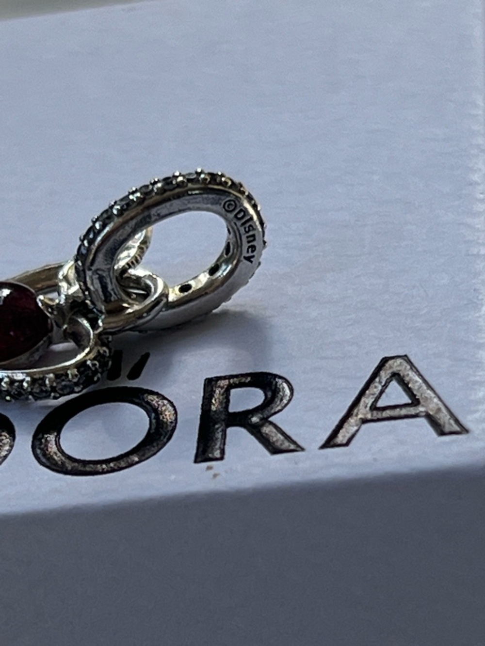 Pandora Snow White Apple Pendant - Picture 5 of 6